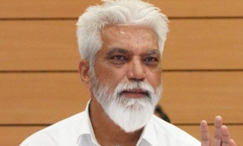 maharashtra education minister dada bhuse